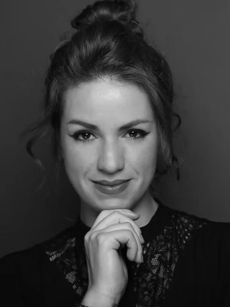 Portrait of photographer Paula Labloise